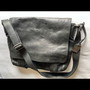 Frye’s Black Leather Messenger Bag
